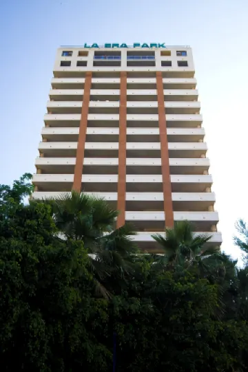 Aparthotel La Era Park