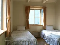 Pension Vingt-Quatre Yeux Hotel a 