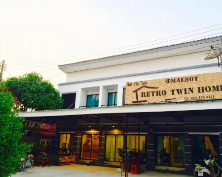 Retro Twin Home @Maesot Hotels in Mae Sot