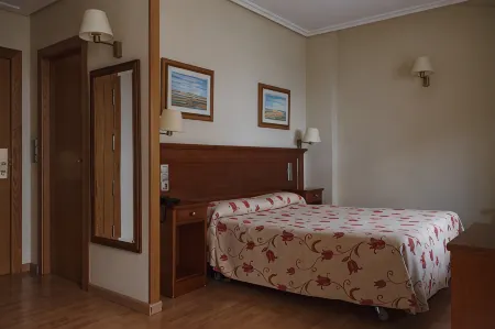 Hotel Restaurante Emilio Отели в г. Альбакете