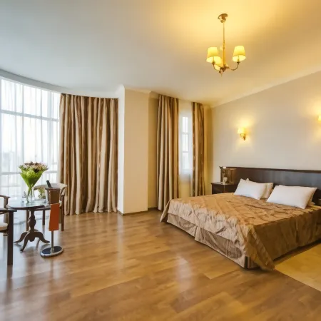 Анапа Лазурная Отели рядом с достопримечательностью «Храм Преподобного Онуфрия Великого»