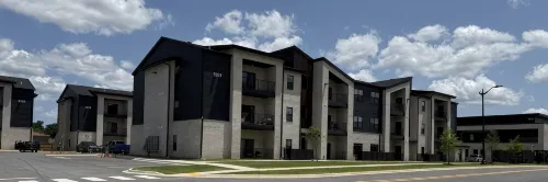 Bentonville Fall Retreat • Trails, Festivals & Luxury Comfort