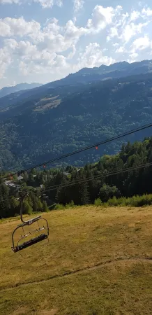 Appartement T3 Duplex au Pied des Pistes Отели в г. Белантр