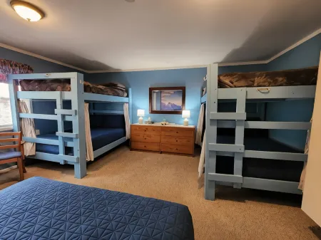 Inn the Clouds Hostel & Inn