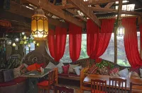 Rabbit Hole Hotel - breakfast