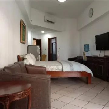 Studio Room Apartemen Marbella Anyer Отели рядом с достопримечательностью «Пляж Anyer»