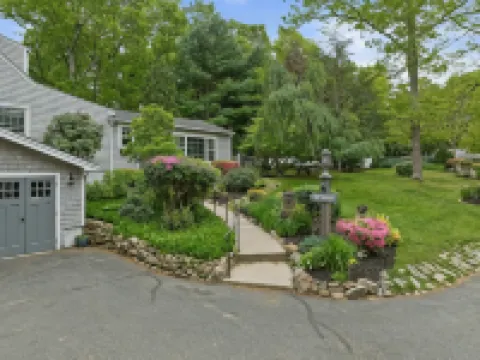 Sandwich Inn and Suites