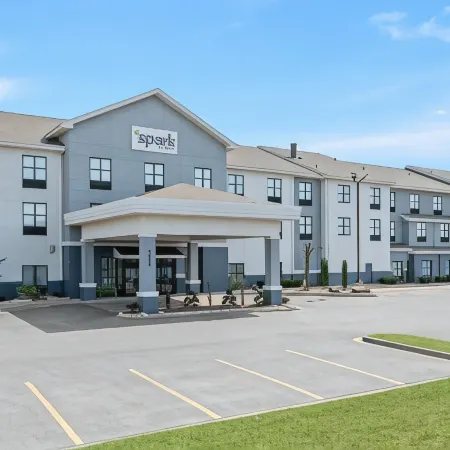 Spark by Hilton Shawnee