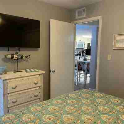 Gulf Shores Surf and Racquet Club 209a 2 Bedrooms, 1 Bath Ocean & Lagoon Views Rooms