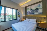 Front One Budget Hotel Tirtonadi Solo