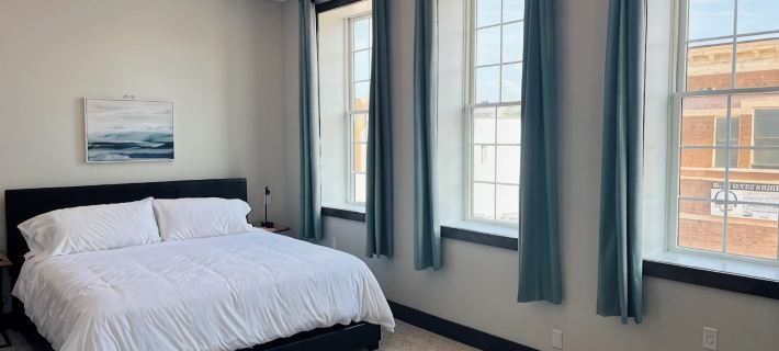 Newly Renovated 2-bedroom apartment in charming Dyersville, IA Hotels in Dubuque County