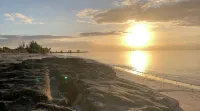 Spacious 3 Bed, 2 Bath Winter escape, near beach, includes car