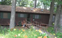 Private and Cozy Cottage, Excellent Fishing And Swimming; Sleeps 6.