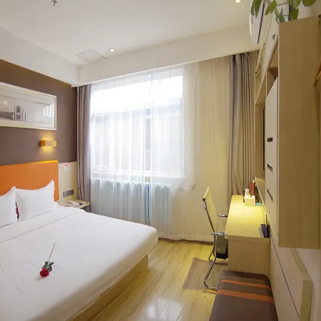 7 Days Premium Hotel (Beijing Xidan Lingjing Hutong Subway Station) Отели рядом с достопримечательностью «Сичэн»