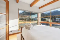 Alaska Slopes | Hot Tub, Gym & Guest House - balcon