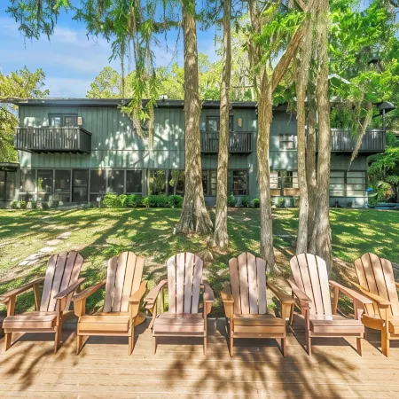 Rainbow River Mid-Century Estate Sleeps 20+ People and Guarantees Unlimited Fun!