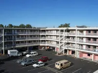 Howard Johnson by Wyndham Reno Downtown