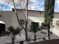Spacious estate in delightful Ivins with Unique Spanish decor. Hotels in Ivins