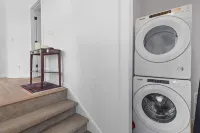 Stylish Couples Retreat Near Lake and Downtown