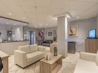 Condo Gardens Brussels Hotels near Train World