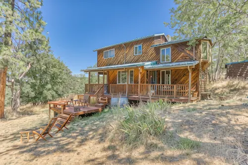 Cozy Cabin "Hygge" Getaway- Explore the Gorge