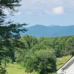 Mountain views, minutes to town, pool opens by May 1!