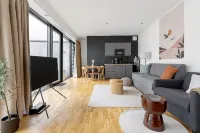 Global Living - Design Apartment I Rathausplatz I Kitchen I Augsburg -  Appartamenti vacanze