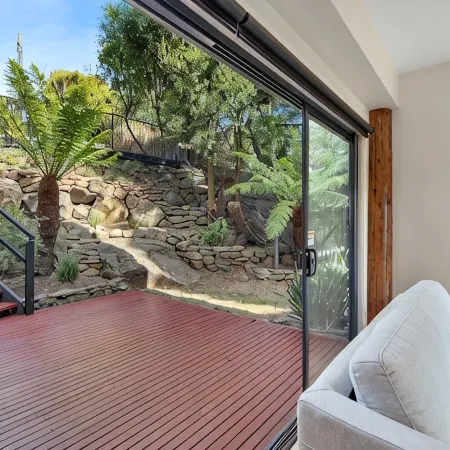 Mountain view house Отели рядом с достопримечательностью «Река Тамар»