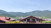 Haituo Valley Guzhurenjia Light Luxury Homestay Hotel - Mountain view