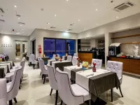 Cornaro Hotel - breakfast