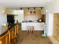 Pin Ciao Hotel Hotels near Eluanbi