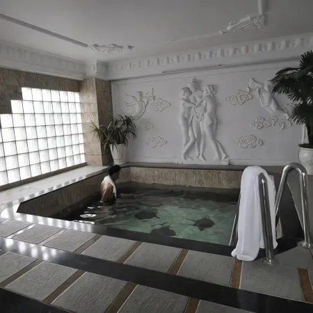 S79 Vuon Saigon Hotel & Spa Отели рядом с достопримечательностью «Университет иностранных языков и вычислений Хуфлит»