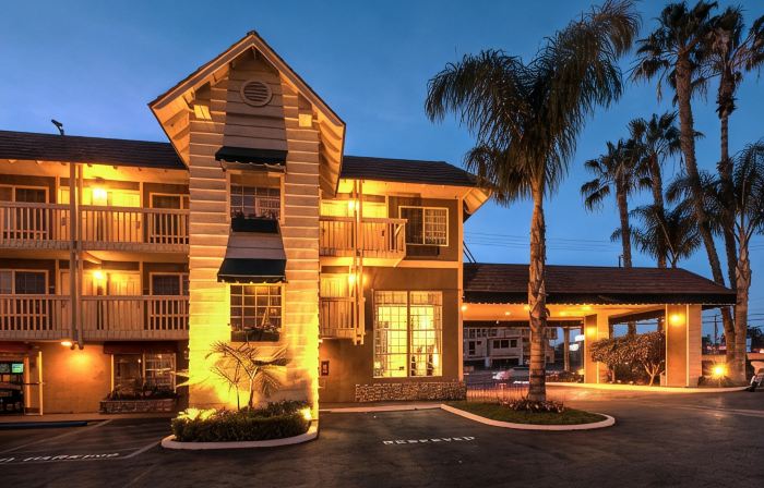Ramada by Wyndham Costa Mesa/Newport Beach