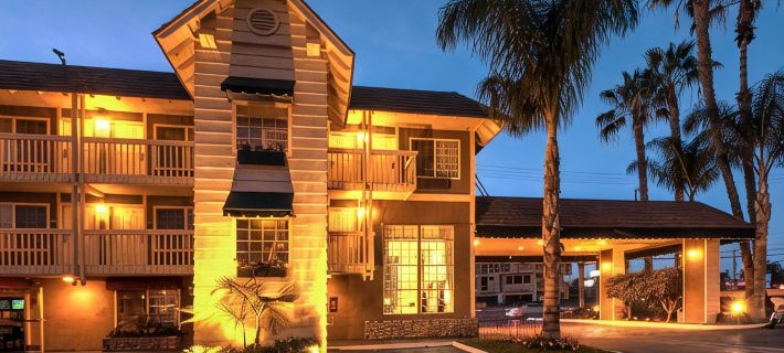 Ramada by Wyndham Costa Mesa/Newport Beach Hotel a Contea di Orange