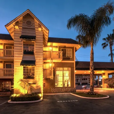 Ramada by Wyndham Costa Mesa/Newport Beach Hotels near Balboa Pavilion