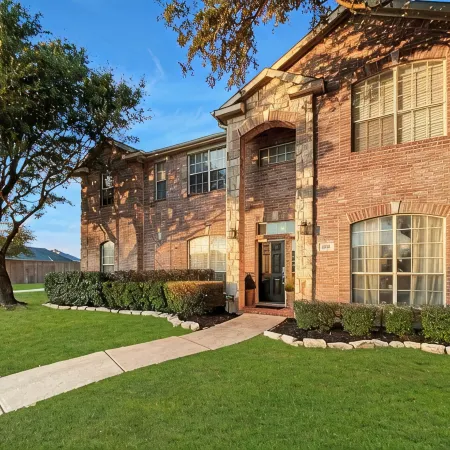 Large 4 Bed/3 Bath House Near All, The Colony - Frisco, Pool, Hot Tub Sleep 1-12