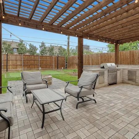 Stadium Stay - Billiards, Putt putt, Games, & More