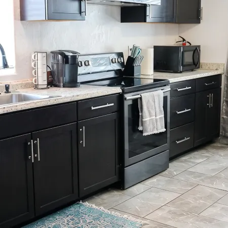 Entire Home- 2 King Beds, Close to Zion,