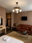 Tula Hotel - parkir