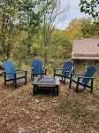 Spacious 5 Bedroom Cabin Riverfront/Black Lake Access