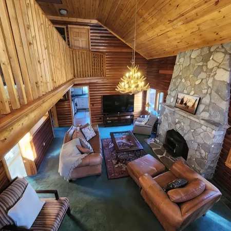 Cozy spacious cabin in Beautiful Wrightwood