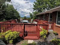Spacious 4-BR House Close to Everything in Christiansburg, Blacksburg & Radford - Homestays