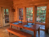 Mystic Pines Log Home in Shenandoah Valley with Hot Tub and Spectacular Views! - Hytter