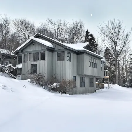 Equinox Haus: Private Retreat, Pool Table, Hot Tub, Game Room & Hiking Trails