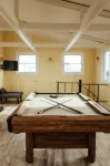 Spacious 5-bedroom house with private boat house/dock. Hot tub with serene views - 4성급