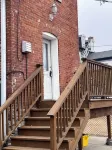 Tiny Home, Spa Next Door, Deck, Walk to Farmers Market