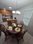 Ella's Place is a charming 3-bedroom house with AC, WiFi in East Columbus - 2성급