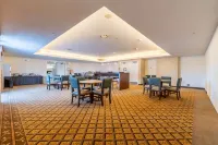 Holiday Inn Express & Suites ENGLEWOOD - DENVER SOUTH by IHG - parking