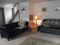 Private Annex to Manor Sleeps 6