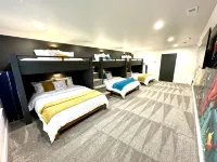 Luxury Home! Hot Tub, SportCourt, Putting Green, & BunkRoom for kids! - 4つ星